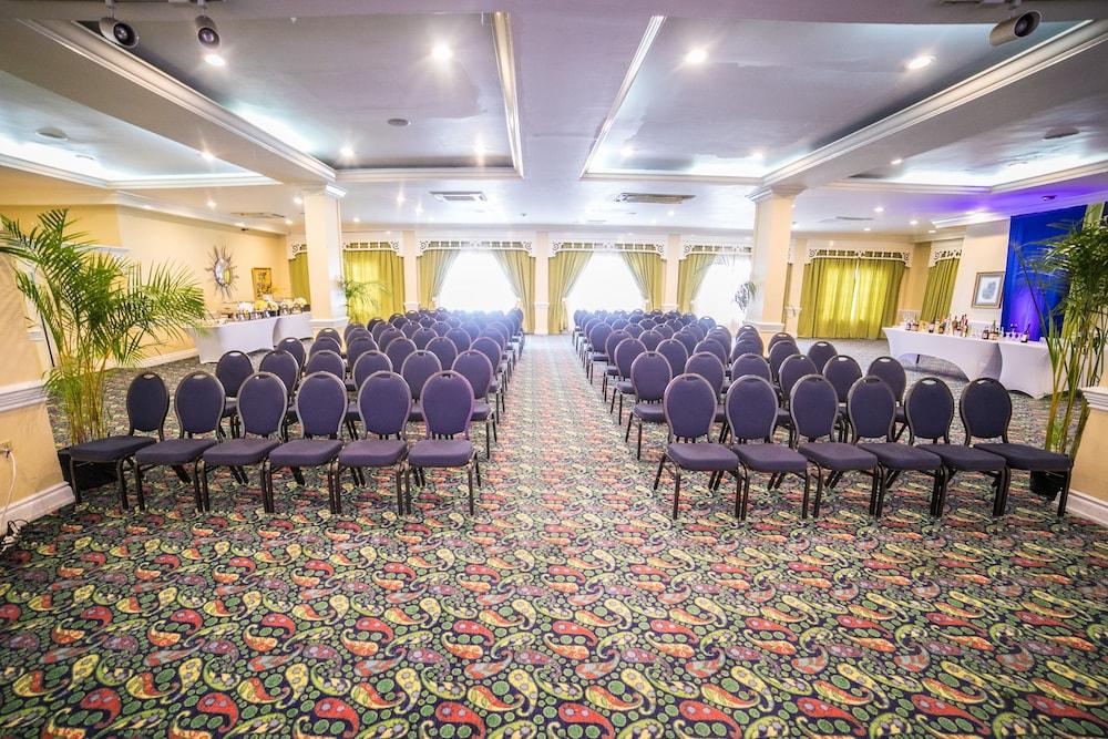 The Knutsford Court Hotel Kingston Dış mekan fotoğraf
