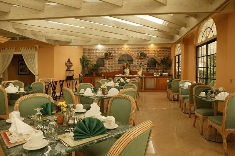 The Knutsford Court Hotel Kingston Restoran fotoğraf